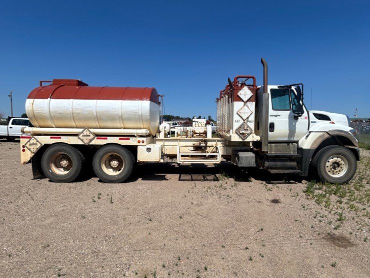 2012-international-workstar-7500-image-4