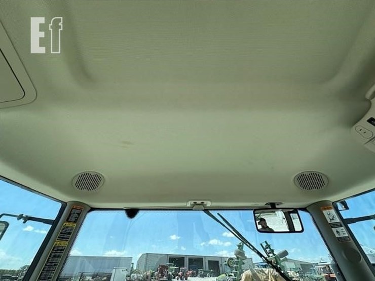 2013-john-deere-6125r-image-33