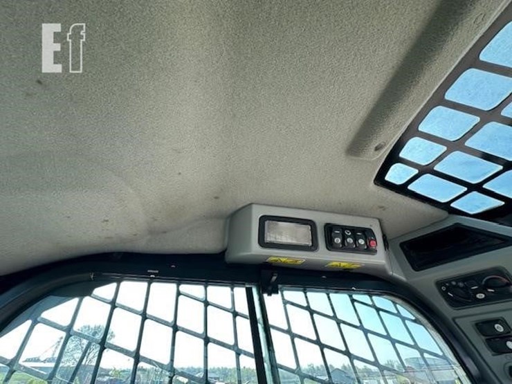 2015-caterpillar-299d-image-29
