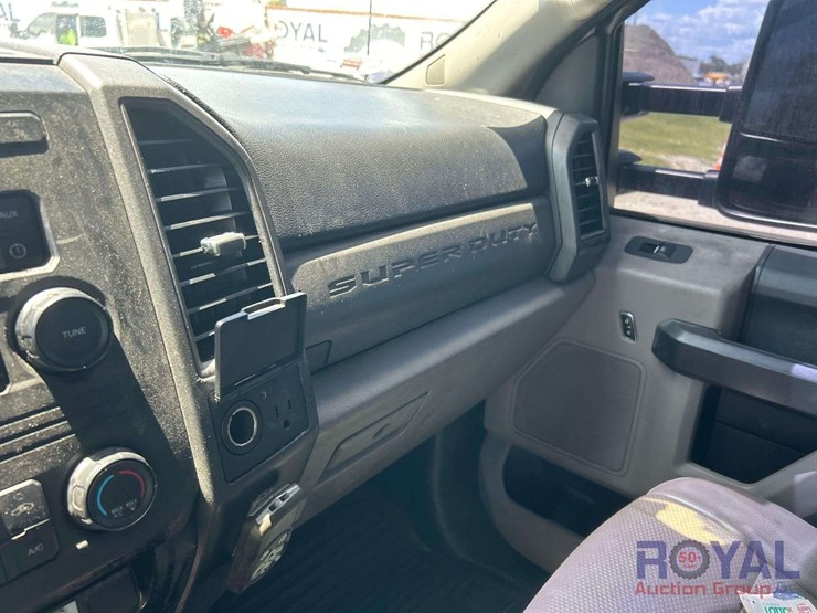2017-ford-f550-image-19