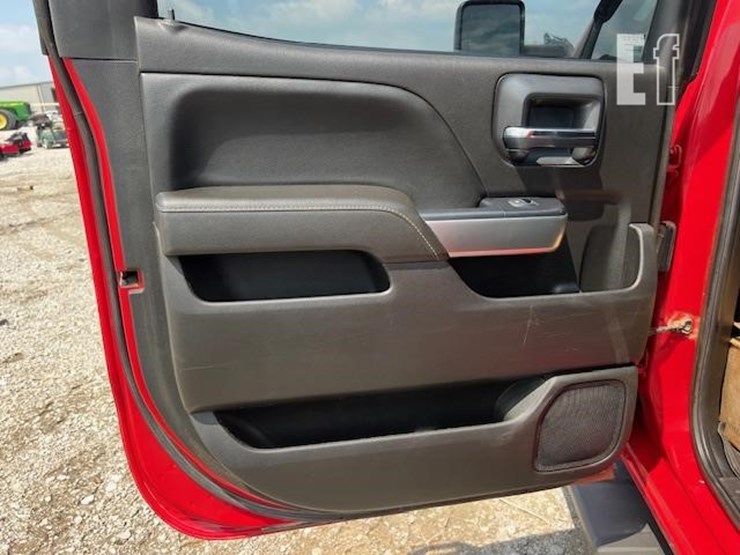 2018-chevrolet-silverado-3500hd-image-26