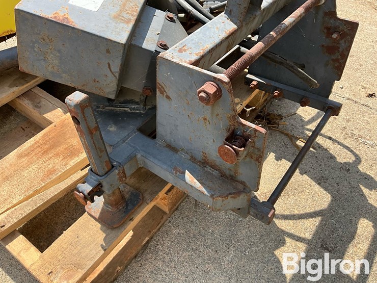 john-deere-246-image-11
