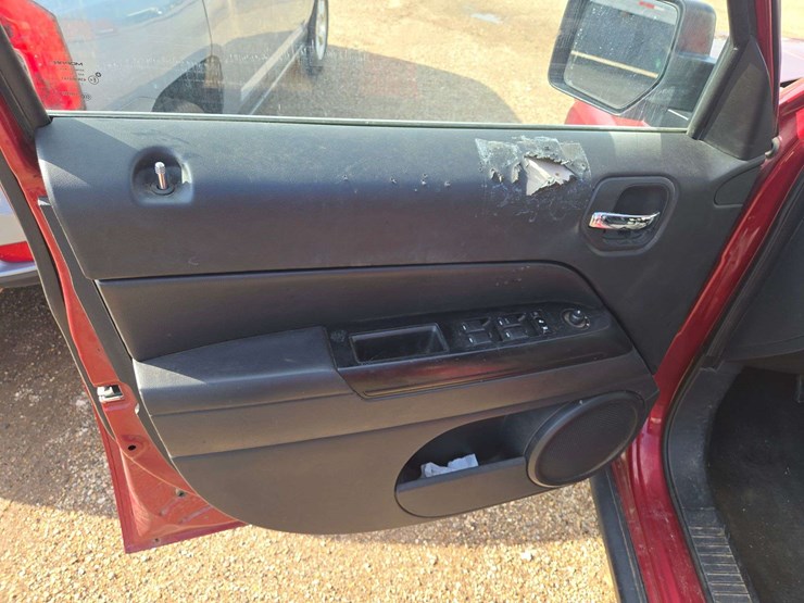 2012-jeep-patriot-image-11