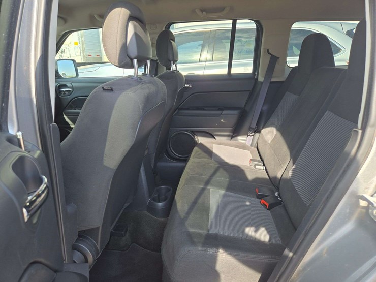 2016-jeep-patriot-image-10