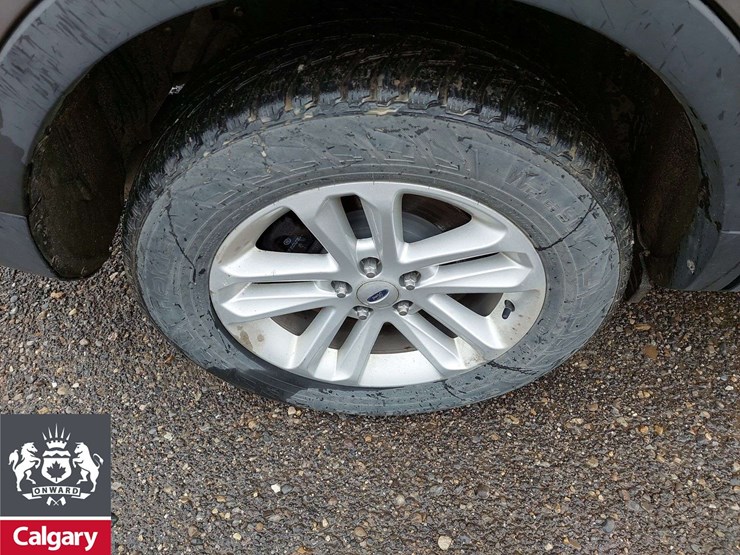 2014-ford-explorer-xlt-image-21
