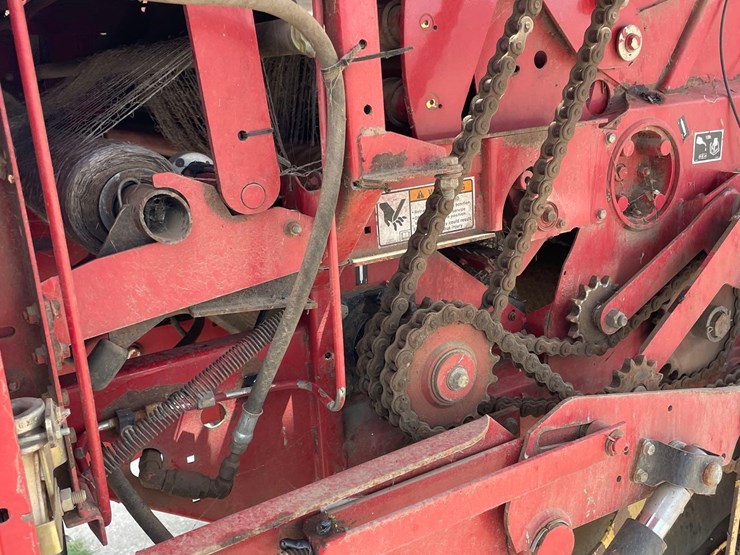 new-holland-br780-image-29