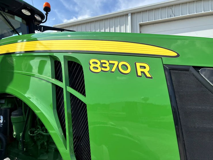 2018-john-deere-8370r-image-18