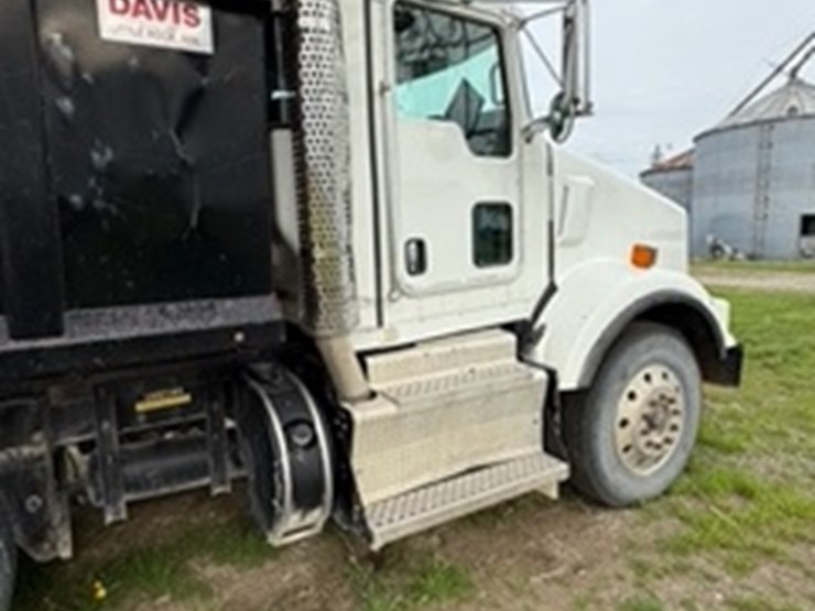 2012-kenworth-t800-image-7