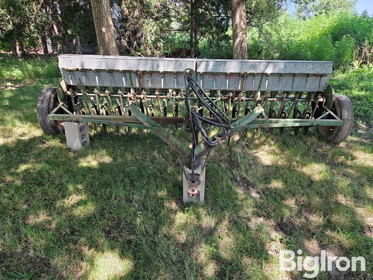 john-deere-b-image-2