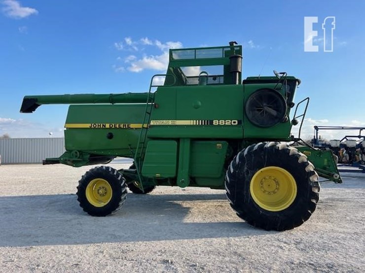 1988-john-deere-8820-titan-ii-image-8