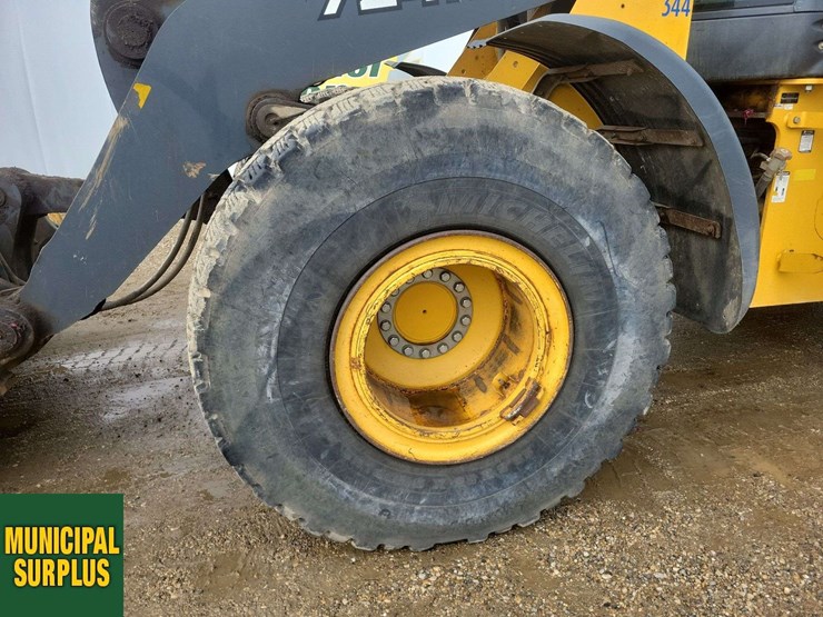 2017-deere-724k-image-9
