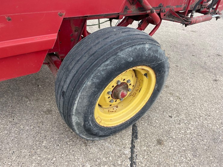 new-holland-311-image-7