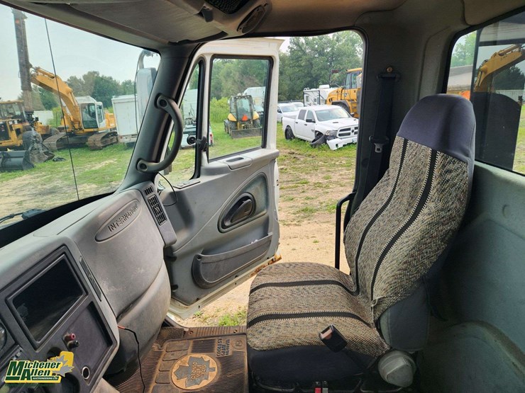 2007-international-durastar-4400-image-29