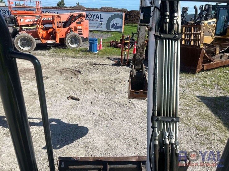 2016-bobcat-e32i-image-29