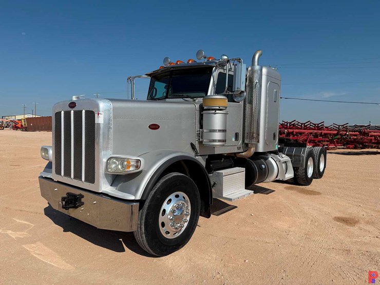 2013-peterbilt-388-image-1