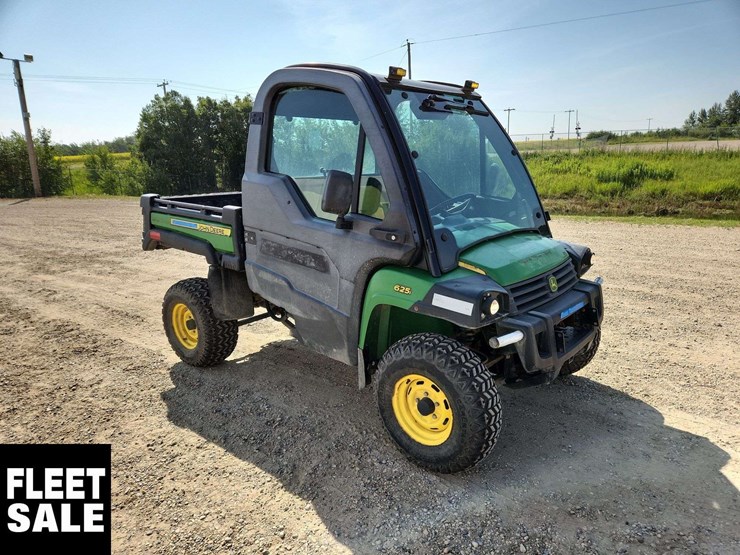2015-john-deere-gator-image-4