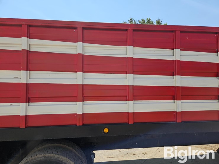 2004-kenworth-t300-image-19