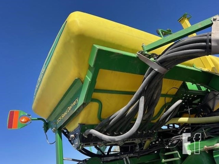 2009-john-deere-1770nt-image-44