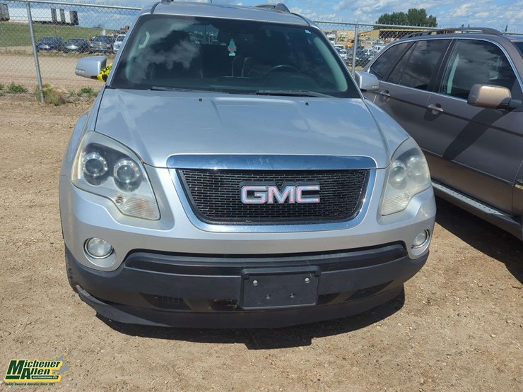 2011-gmc-acadia-image-18