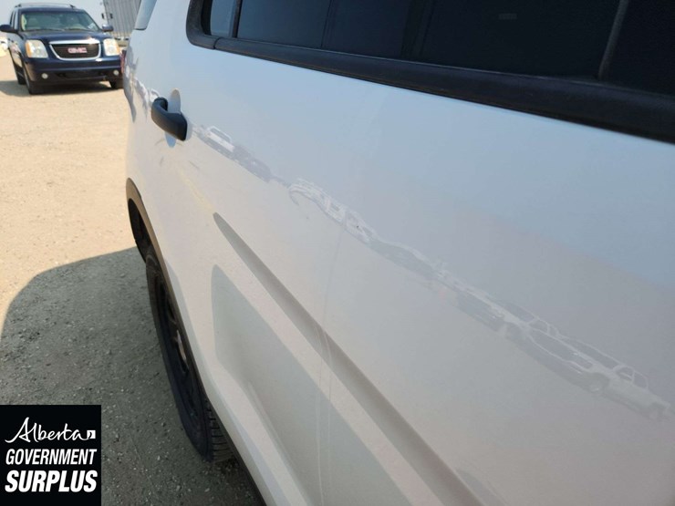 2017-ford-explorer-image-30