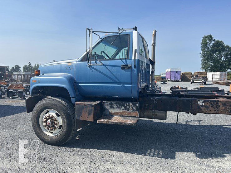 2002-chevrolet-kodiak-c8500-image-3