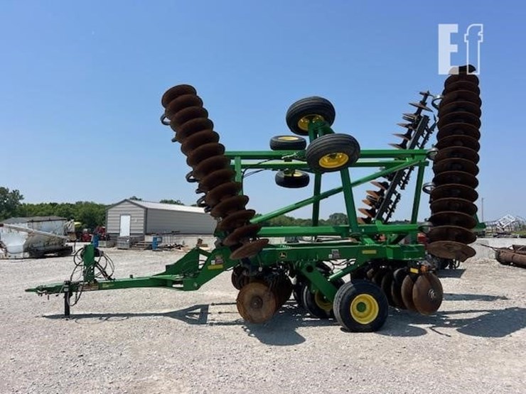 2014-john-deere-2623-image-3
