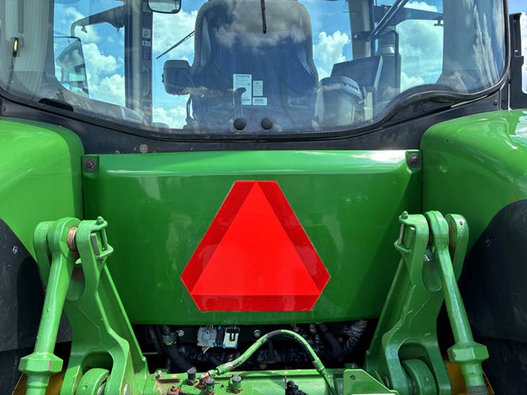 2018-john-deere-8400r-image-28