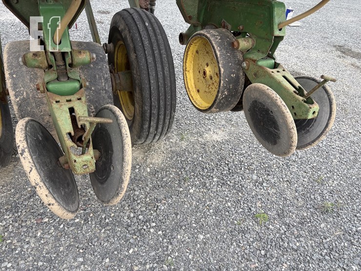 john-deere-7000-image-9