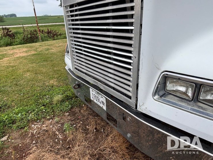 2000-freightliner-truck-(gp11021,-unit-398)-image-18