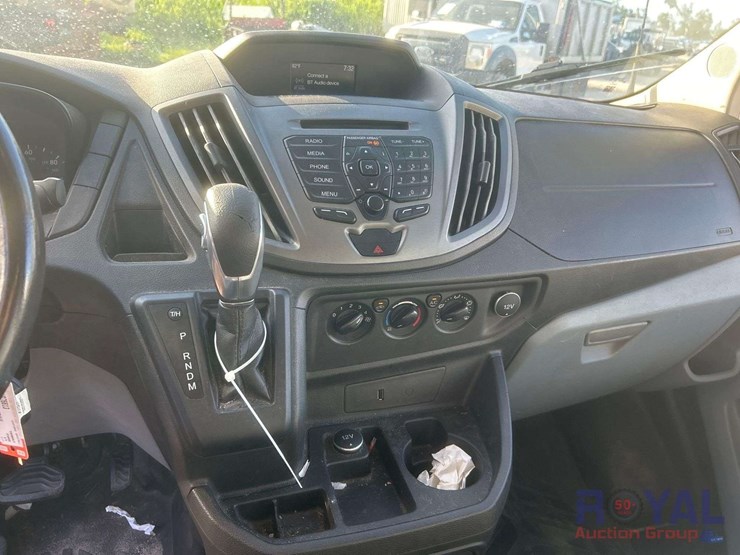 2017-ford-transit-image-15