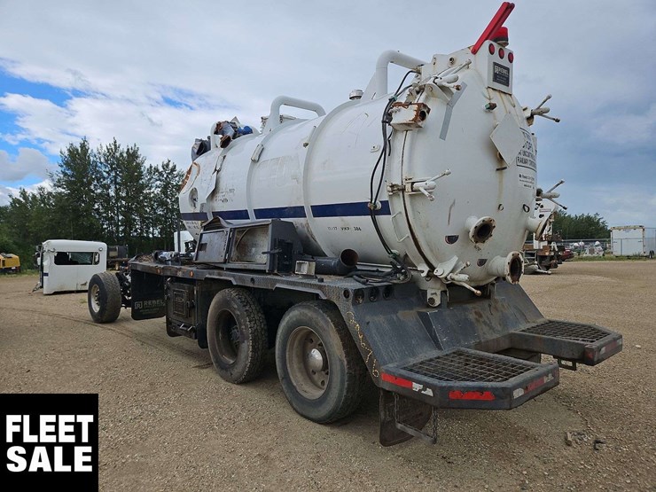 2018-peterbilt-367-image-3