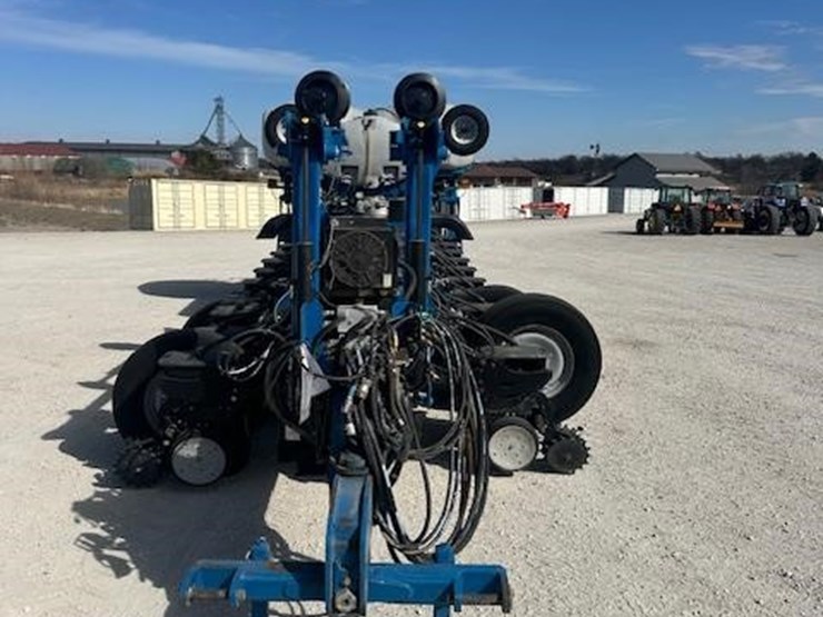 2014-kinze-4900-image-8
