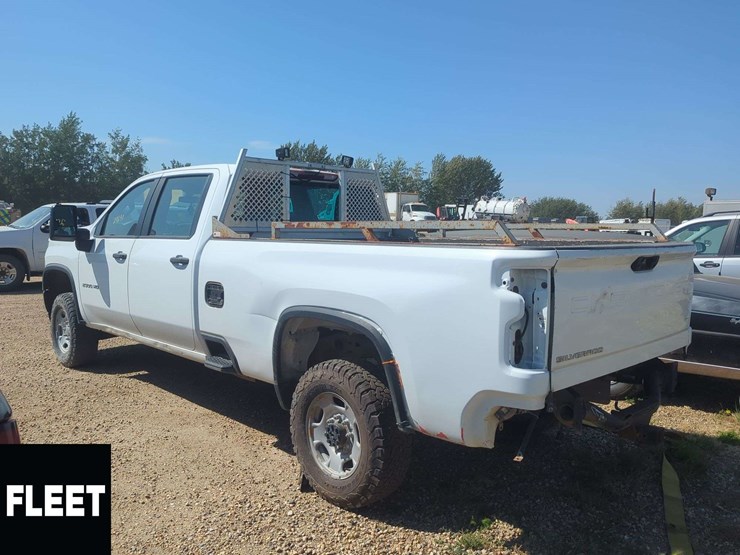 2020-chevrolet-silverado-2500hd-image-3