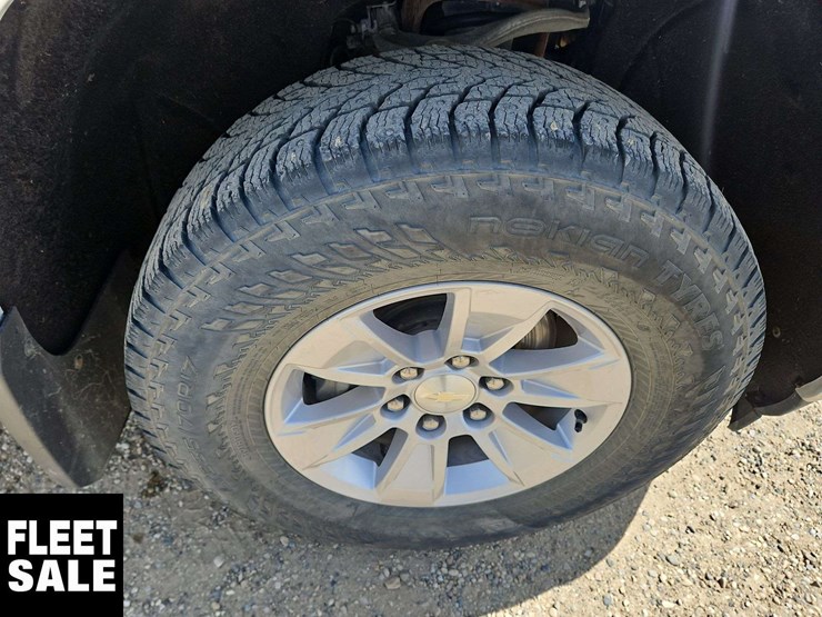2019-chevrolet-silverado-1500-image-25