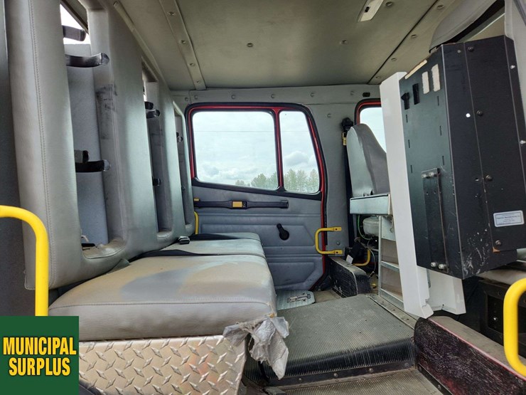 1996-freightliner-fl80-image-28