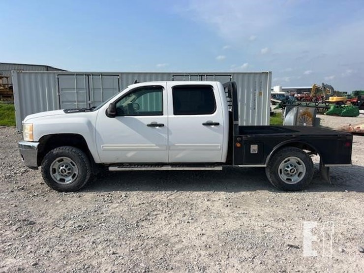 2011-chevrolet-silverado-2500hd-lt-image-3