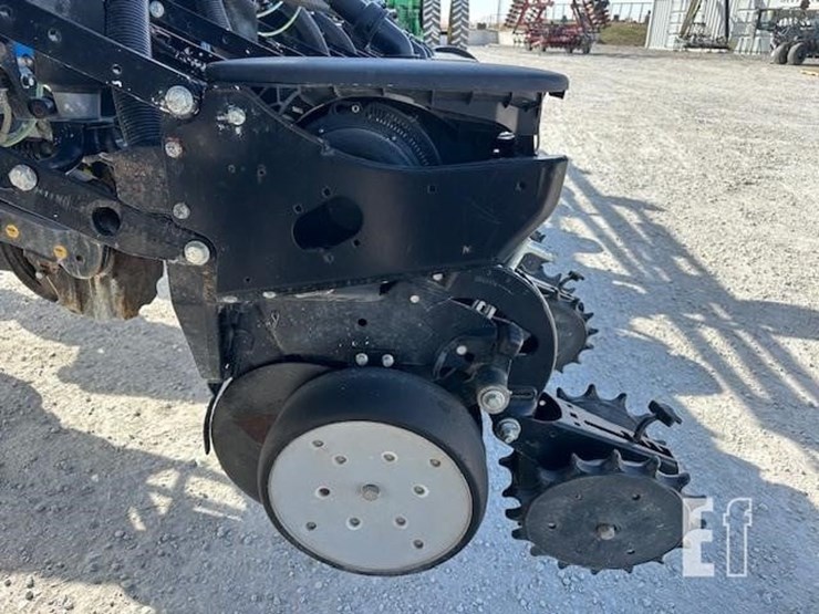 2014-kinze-4900-image-28