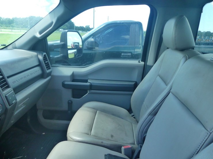 2019-ford-f350-xl-image-13