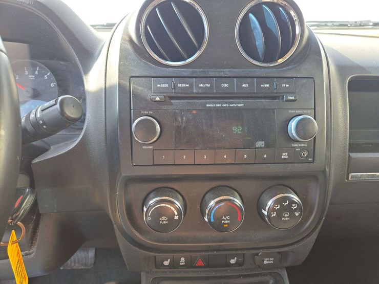 2012-jeep-patriot-image-14