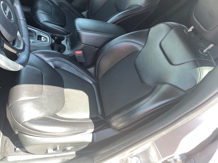 2019-jeep-cherokee-image-25
