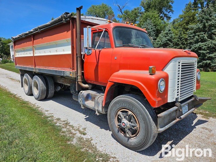 1976-international-fleetstar-image-3