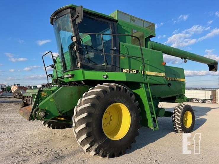 1988-john-deere-8820-titan-ii-image-12