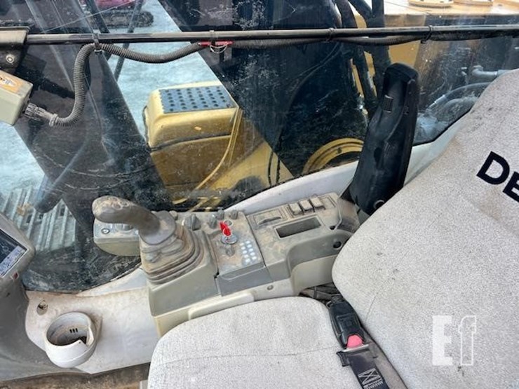 2014-deere-290g-lc-image-43