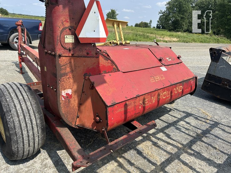 new-holland-890-image-3