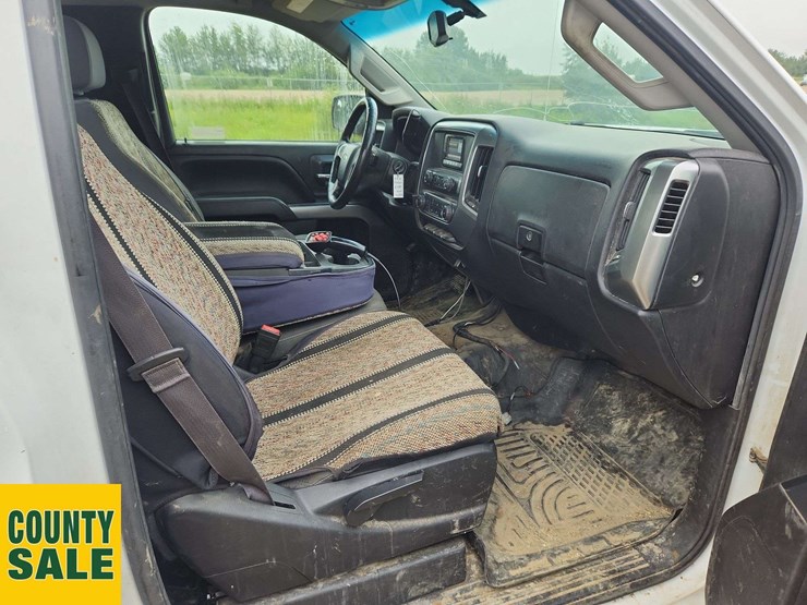 2015-chevrolet-silverado-2500hd-image-12