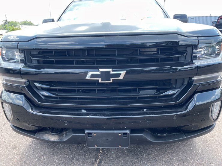 2018-chevrolet-silverado-1500-z71-image-10
