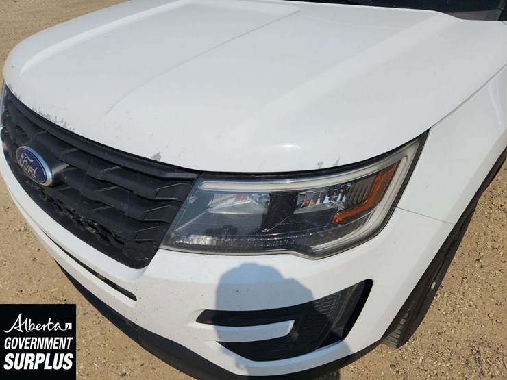 2017-ford-explorer-image-26
