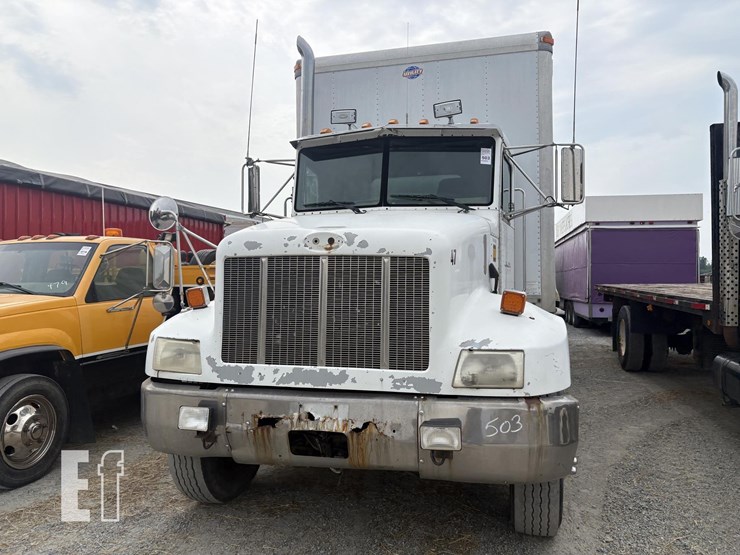 1999-peterbilt-330-image-2