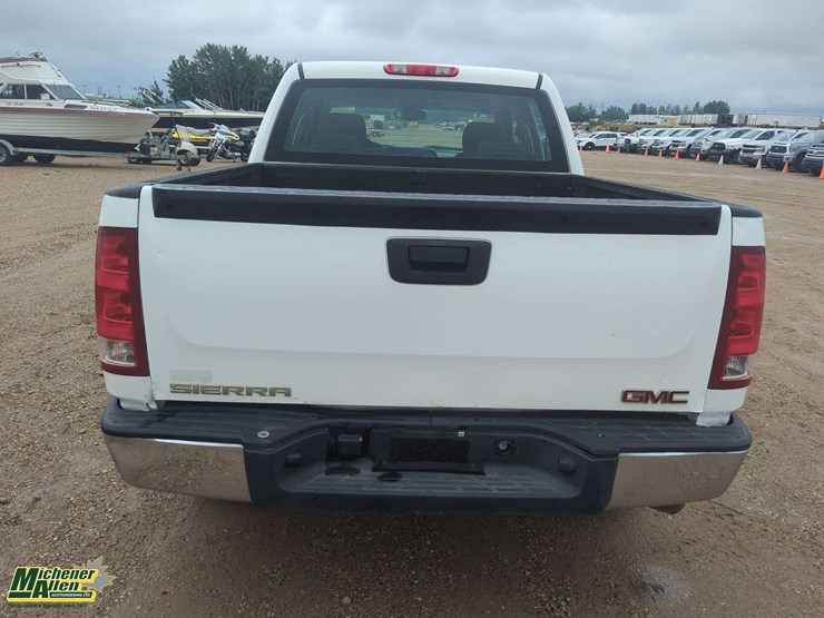 2013-gmc-sierra-1500-image-21