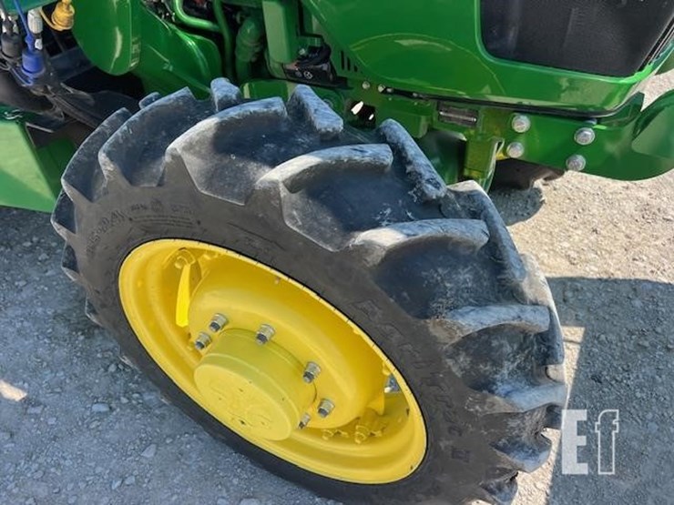 2021-john-deere-5075e-image-16